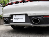 重厚な迫力あるダイナミックなスポーツカーサウンドを響かせるスポーツエグゾーストシステム(シルバー)