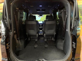 普段のお買い物や通勤、送迎等に十分な荷室スペースを確保しております。セカンドシートを倒すと、大きな荷物の積載も可能です♪