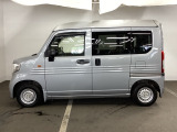 スライドドアなら狭い駐車場でもドアをぶつける心配がありません。ステップが低く乗り降りもしやすいです。
