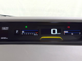 視認性の高いメーター回り。いろいろな情報も表示されます。