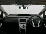 高いホールド性で運転姿勢が安定します。長距離ドライブでも疲れにくいのが魅力です。快適なドライビングライフをお送りください♪