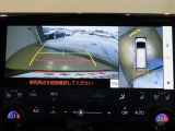 パノラミックビューモニター付きです。車両を上から見たような映像をディスプレイオーディオ画面に表示。運転席からの目視だけでは見にくい、車両周辺の状況をリアルタイムでしっかり確認できます。