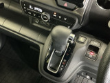 発進時から滑らかに加速する無段階変速のCVTはストップ&ゴーの多い街の中も快適です