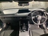 安全運転と情報操作を両立する運転席まわり。さまざまな情報を扱いながら正しい姿勢で安全に運転できることを追求したコックピット!