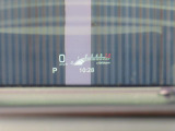 ヘッドアップディスプレイ ドライバーの視線上に車速などを表示 体格に合わせ表示位置が調整できます