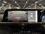ディスプレイオーディオやカーナビは、現代のドライブにおいて欠かせない装備のひとつです。初めての場所でも迷いにくく、快適なルート案内で運転をサポートします。移動中のエンターテインメント性も高まります。