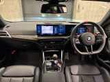 ☆センターパネルを運転席側に僅かに傾けたBMW独特のインパネ☆【駆け抜ける歓び】はここからもスタートしております☆