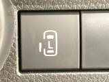 【パワースライドドア】スマートキーや運転席のスイッチでスライドドアの開閉が可能♪電動だから力を入れてドアを開ける必要が無く、小さいお子様でも、重い荷物を持っている時もラクに開け閉めできます♪