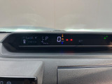エンジンオイル、オイルエレメント、ワイパーゴム交換。その他バッテリーやベルト類など点検の上、必要な場合には交換してお渡します。