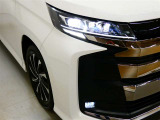 LEDヘッドライトです。デザイン性がよくとても明るいので、夜間の走行や悪天候でも安心です。しかも長寿命!