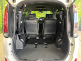 普段のお買い物や通勤、送迎等に十分な荷室スペースを確保しております。セカンドシートを倒すと、大きな荷物の積載も可能です♪
