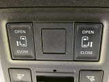 【両側パワースライドドア】スマートキーや運転席のスイッチで後席両側スライドドアの開閉が可能♪電動だから力を入れてドアを開ける必要が無く、小さなお子様でも簡単に開け閉めでき快適です♪