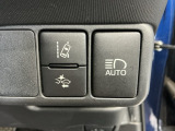 ドライバーへ逸脱の危険を知らせ車線逸脱を回避するようステアリング操作を支援する路外逸脱抑制機能、ブレーキの補助操作を行い減速して衝突被害を軽減する衝突軽減ブレーキ、オートマチックハイビーム付きです!