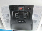 両側パワースライドドア搭載!両手が荷物で塞がっていても、お子様を腕に抱えながらでも、パワースライドドアなら軽くドアハンドルを引くだけで簡単にドアが開けられます♪とにかく便利で人気の装備です!