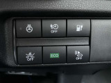 必要なスイッチ類は定位置に設置。使い勝手が更に良くなりました。
