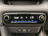 オートエアコンは温度を設定するだけで、自動で風量などを設定してくれます。運転しながら操作も必要ないので、安全性も向上します。