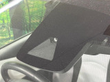 【トヨタセーフティセンス】走行中に前方の車両等を認識し、衝突しそうな時は警報とブレーキで衝突回避と被害軽減をアシスト。より安全にドライブをお楽しみいただけます。