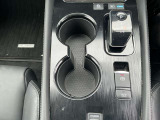 電子制御されたシフトレバー、パーキングサポート類です。