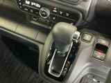 発進時から滑らかに加速する無段階変速のCVTはストップ&ゴーの多い街の中も快適です