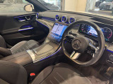 メルセデス・ベンツの定める厳しい基準をクリアしたお車のみをご案内させて頂きます。納車前整備はメーカー規定に基づき100項目以上にも及ぶ点検を熟練のメカニックによって行いご納車させて頂きます。