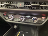 運転席と助手席にシートヒーターが付いています☆寒い時期に腰周りを温めてくれるので体全体が温まりやすいのは勿論、暖房と違い顔に風が当たらないので、乾燥肌やドライアイの方でも大丈夫☆