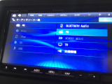 フルセグTV搭載。CD/DVD再生、Bluetoothオーディオに対応しています。