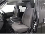 【新車/ハイエースワゴンGL/オリジナル内装架装familiar/ベッドキッド】フローリング施工♪【全国納車可能】