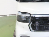 LEDヘッドライトは、点灯の瞬間から光量を発揮し、突然暗くなるトンネルなどでの安定感を高めます。