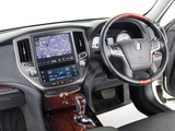 使いやすさや安全性を追求したステアリング周り!高級車ゆえにスイッチ類が多いのも特徴ですね!考え尽くされた配置ですぐに使いこなす事が出来ますのでご安心下さい!是非、体感してみて下さい!!
