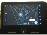 ディスプレイオーディオ(コネクティッドナビ対応)PLUS搭載。T-Connectご契約で2029年10月まで無償で利用できるナビ(期限到来後は有償)と、解約後も利用できる車載ナビが搭載されています。