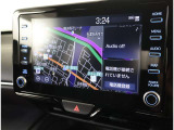 純正ナビを装備。タッチパネル式で使いやすく、お出かけもラクラクです。