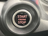 【プッシュ式エンジン】プッシュ式エンジンスタートでブレーキを踏んでボタンを押すだけでエンジン始動がスムーズ!!鍵をカバンに入れているだけでエンジンの始動が可能★とても便利な機能です