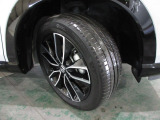 225/50R18インチ純正アルミホイール。