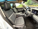運転席シート廻りは使用感も少なく、良好な状態となっています。丁寧に使われていたことがよくわかりますね。