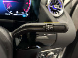 高級感漂う内装の仕様でございます。スイッチ類も使いやすいシンプルなデザインでございます。