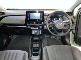 見通しのよいすっきりとした視界で、誰でも運転しやすいです。運転のしやすさは疲れにくさにも繋がりますよ♪