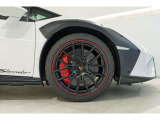 Rims Morus 19 Forged Matt BronzeCCB Brakes with Orange CalipersMatt Black Crossbars with Matt Black Roof RailsTailpipes Matt Black