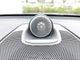 【Bowers & Wilkins】ボルボのプレミアムオーディオ。車内空間という特殊な環境に100年以上の伝統を持つイェーテボリ交響楽団の音響を再現した「コンサートモード」を搭載。