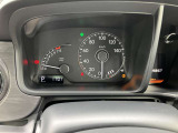 【メーターパネル】見た目もきれいで視認性もよく、安心して運転に集中できます。シンプルであるということが実は安全でもあるんです。