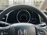 【メーターパネル】見た目もきれいで視認性もよく、安心して運転に集中できます。シンプルであるということが実は安全でもあるんです。