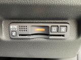 運転席右下にETCがついています。