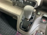 発進時から滑らかに加速する無段階変速のCVTはストップ&ゴーの多い街の中も快適です