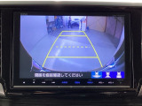 バックをするとき自動でリアの様子が映る『リアカメラ』付き! 画面で確認しながらバックが出来るので駐車の時も安心です。