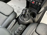 【プッシュスタート】プッシュスタートの最大のメリットは「防犯対策」です。スマートキーと車のIDが合致しないとエンジンは始動させることができません。