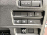 【電動スライドドア】運転席側・助手席側ともに電動スライドドアを設定インテリジェントキーやインストルメントパネル内のスイッチでの操作に加え、ドアハンドルを軽く引くだけでも簡単にドアの開閉ができます。