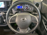 【純正革巻きステアリング】上質な革を使用することで、手にしっかり馴染みとても運転しやすいハンドルです♪
