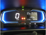 とっても見やすいメーターです。夜間時はラグジュアリーな気分にさせてくれる照明が魅力ですので、夜のドライブも楽しみになりますよ♪