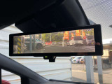大好評「インテリジェントルームミラー」!車両後方のカメラ映像がミラーに映るので、乗員や荷物が多くても安心♪夜間や悪天候の日でもクリアな映像で視界良好です◎
