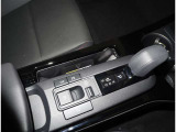 電動パーキングシステムですので、ブレーキホールド機能もついていますよ。