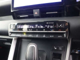 運転席・助手席にはシートヒーターもございます。